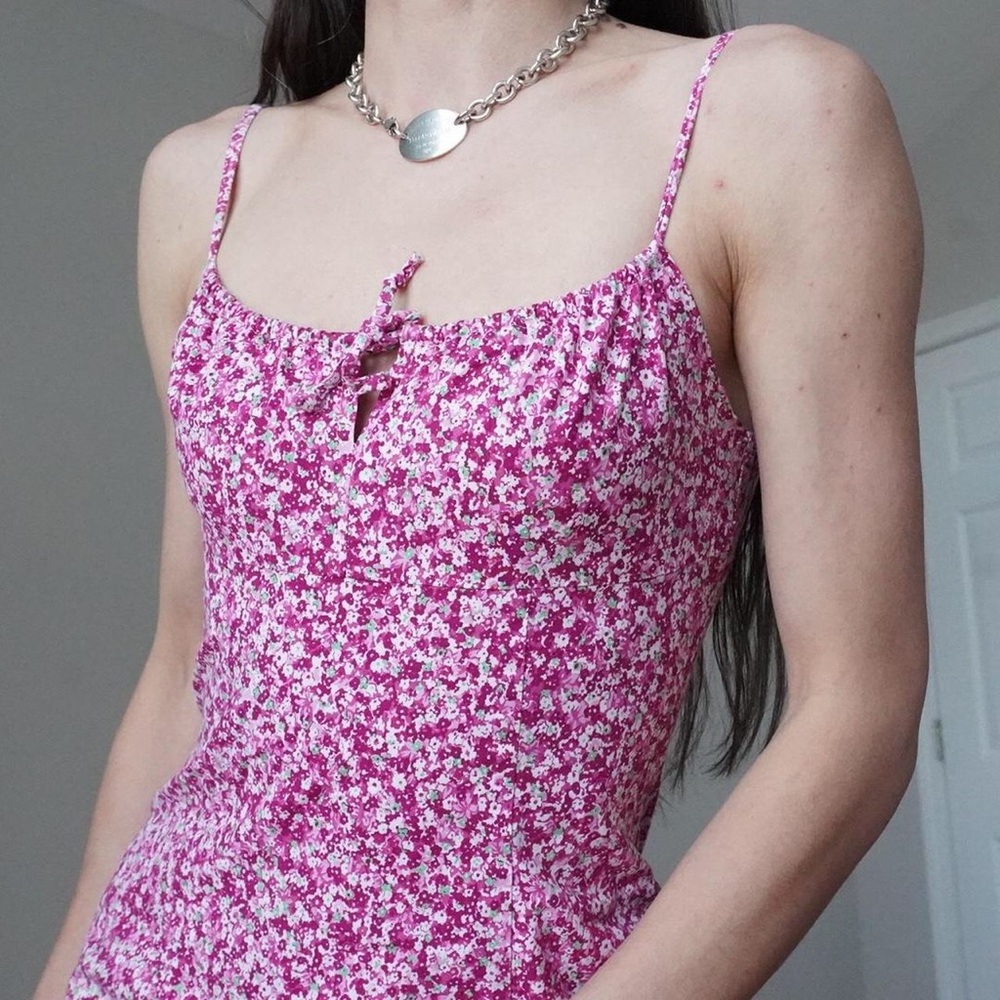 Super adorable vintage floral milk maid style dress